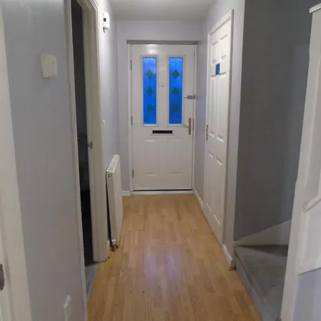 Swinton 3 Bedroom House Apartment Manchester