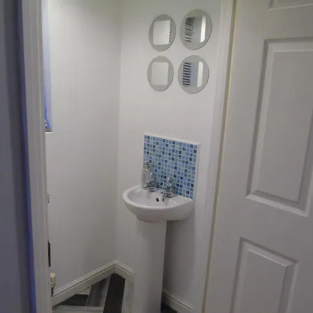 Swinton 3 Bedroom House Apartment