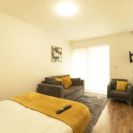 Luxury-finish Holiday In Near The Quays Prázdninový dům