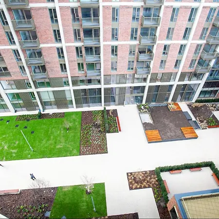 The Crescent Apartment *