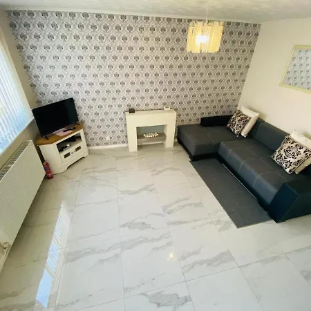 Gardner Holidays House Apartment Manchester