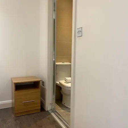 Luxury Central Sleeps 2 Манчестер
