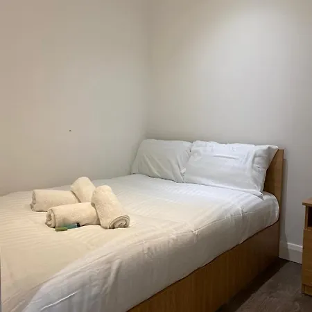 Luxury Central Sleeps 2