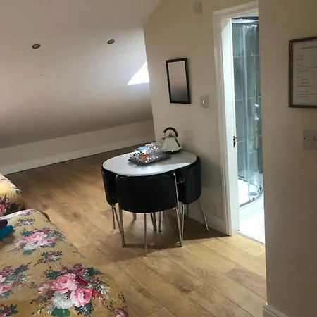 Bed & Breakfast Big Rusholme With Tv And Private Bathroom-parking&wifi *