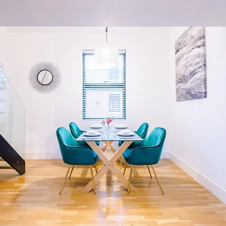 Holiday home Rest & Recharge At Ash House Near Mediacityuk