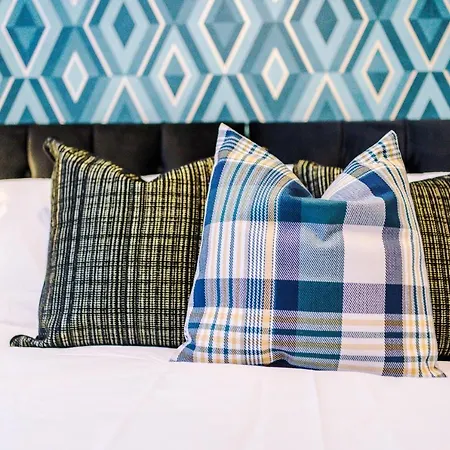 Rest & Recharge At Ash House Near Mediacityuk