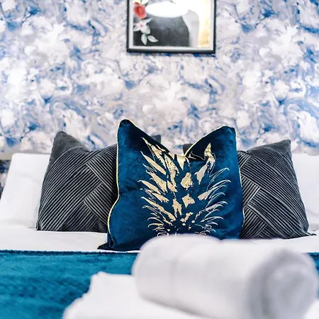 Rest & Recharge At Ash House Near Mediacityuk *