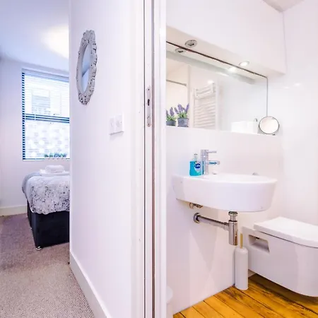 Holiday home Rest & Recharge At Ash House Near Mediacityuk