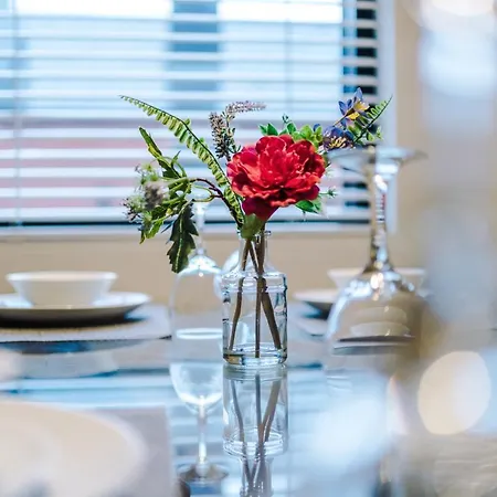 Holiday home Rest & Recharge At Ash House Near Mediacityuk Manchester