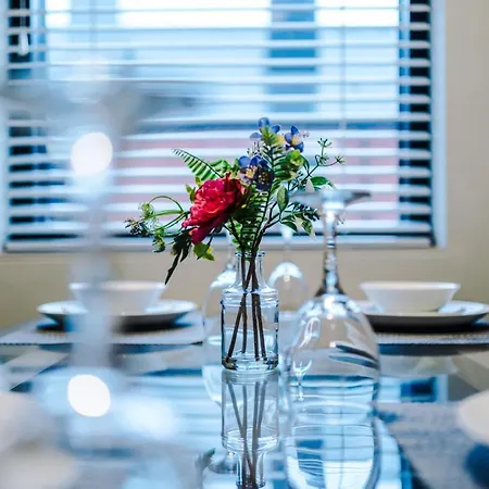 Rest & Recharge At Ash House Near Mediacityuk * Manchester