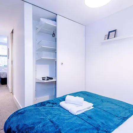 Rest & Recharge At Ash House Near Mediacityuk Holiday home *