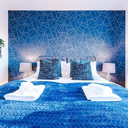 Holiday home The Stunning House On The Quays - 3 Bathrooms, Garden, Balcony, Parking Manchester
