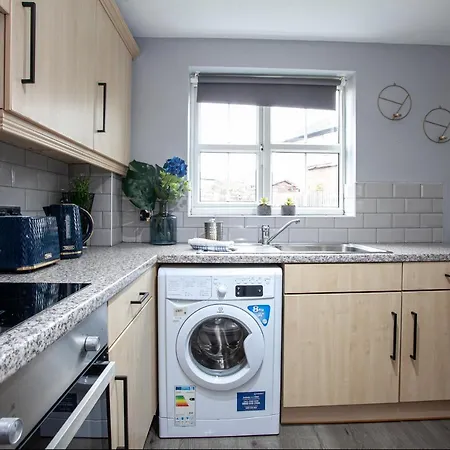 Trafford Place Apartment *
