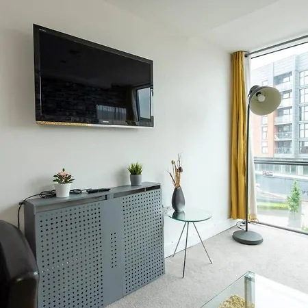 Trendy 2Br Close To Media City University Of Salford & City Center Apartment *