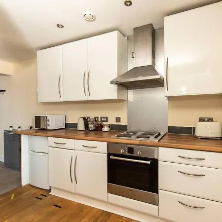 Trendy 2Br Close To Media City University Of Salford & City Center Apartment *
