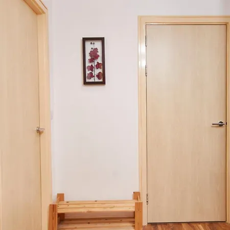 Апартаменты Stylish Gem - Sleeps 10!