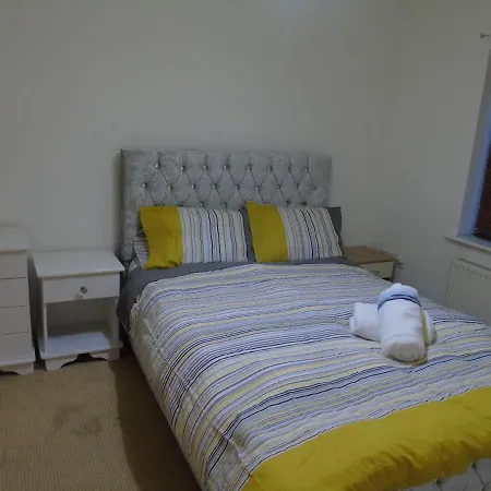 Apartment Swinton 3 Bedroom House *