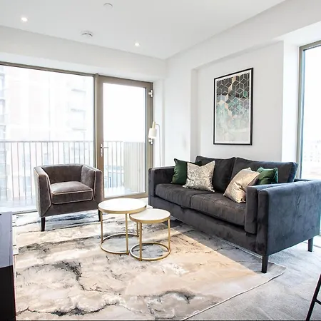 The Crescent Apartment *