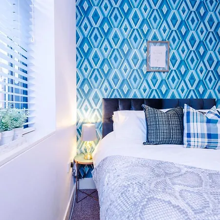 Rest & Recharge At Ash House Near Mediacityuk Holiday home *