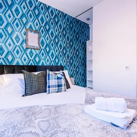 Rest & Recharge At Ash House Near Mediacityuk *