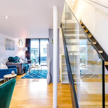 Rest & Recharge At Ash House Near Mediacityuk * Manchester