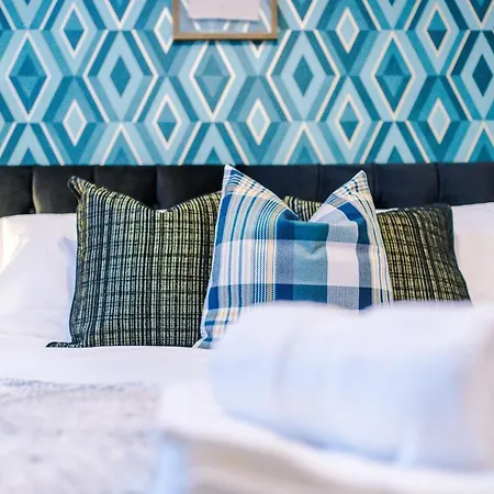 Rest & Recharge At Ash House Near Mediacityuk *