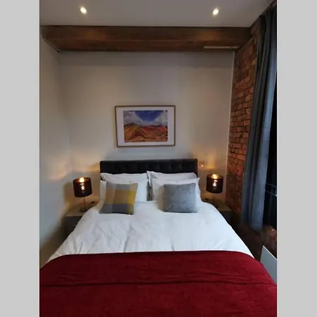 Superb 3bed2bath 5min Walk To Victoria Station Manchester