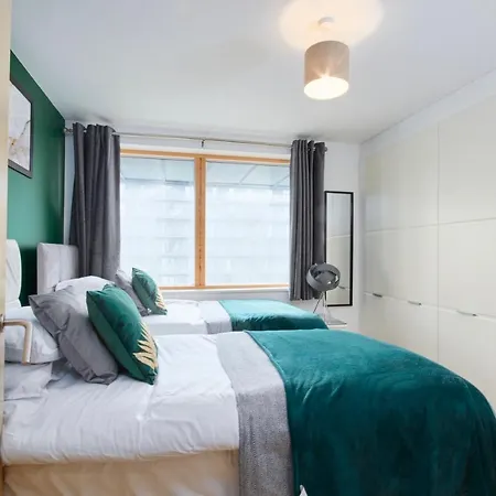 The Luxury Riverview Penthouse - Balcony - Parking - Wifi & Netflix Апартаменты