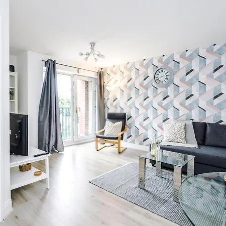 2 Bedroom Hosted By Mcr Dens Apartment Manchester