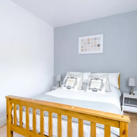 2 Bedroom Hosted By Mcr Dens Lejlighed Manchester