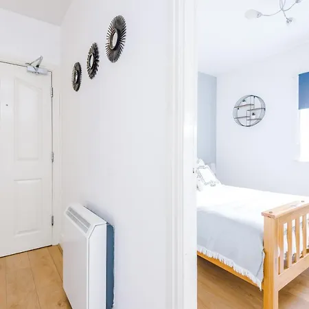 2 Bedroom Hosted By Mcr Dens * Manchester