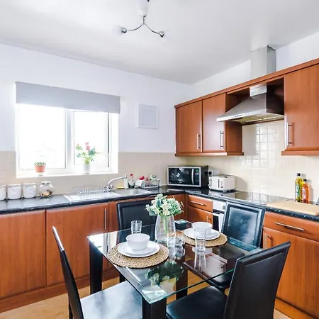 2 Bedroom Hosted By Mcr Dens Apartment *