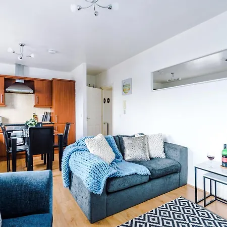 2 Bedroom Hosted By Mcr Dens * Manchester