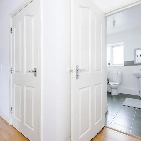 2 Bedroom Hosted By Mcr Dens * Manchester