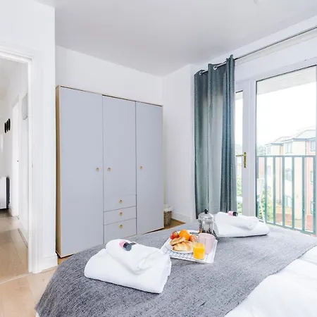 2 Bedroom Hosted By Mcr Dens * Manchester