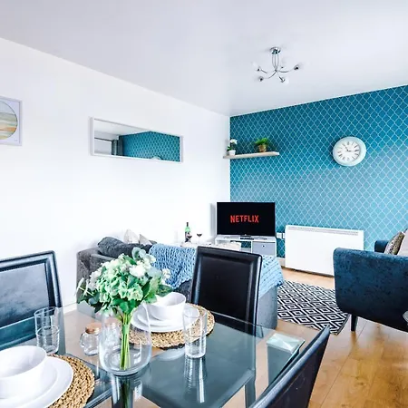 2 Bedroom Hosted By Mcr Dens Lejlighed Manchester