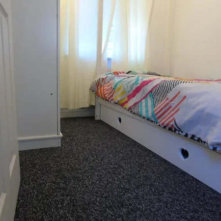 Apartment Swinton 3 Bedroom House