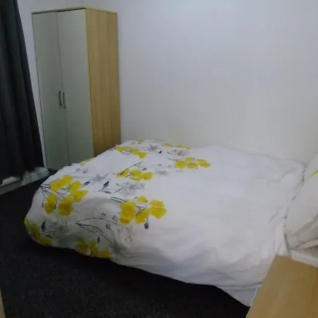 Swinton 3 Bedroom House Apartment