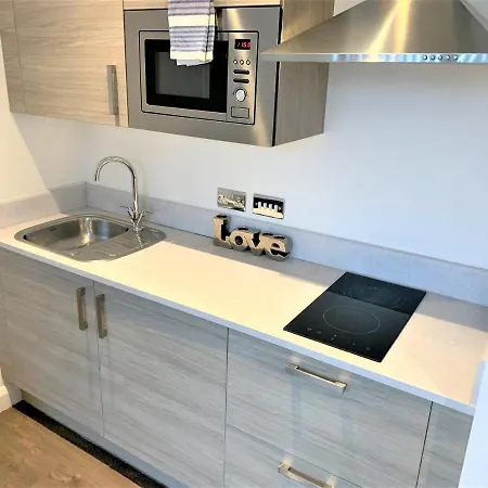Luxury Central Sleeps 2 Манчестер