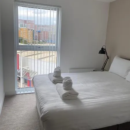 Апартаменты Modern 2 Bedroom In Манчестер