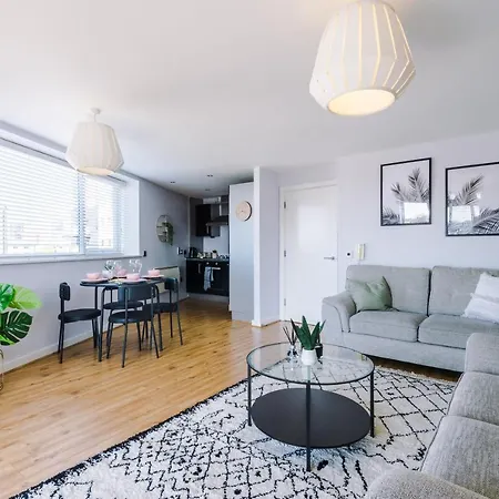 Rest & Recharge In Hulme By The City Centre Manchester