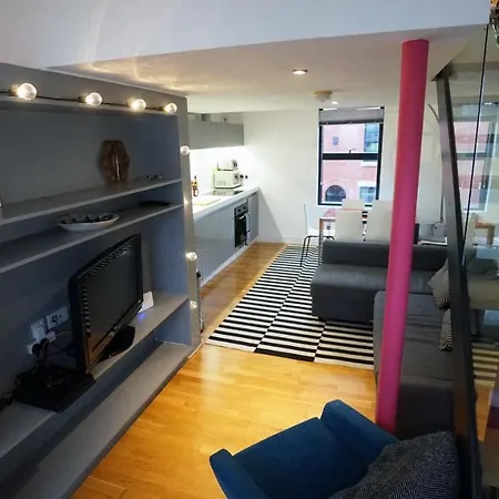 Apartment Designer House And Garden With Parking