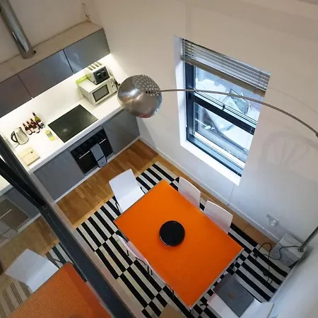 Designer House And Garden With Parking Apartment *