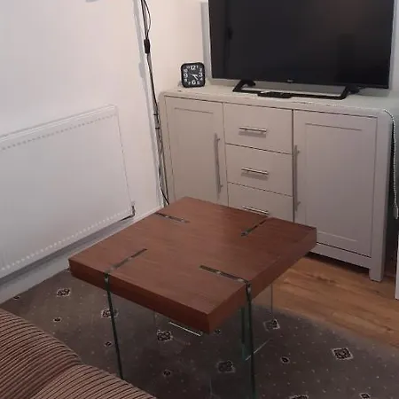 Comfortable Double Bedroom Lovely *