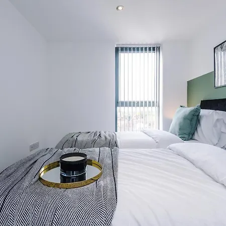 Rest & Recharge At The Orange Grove Apartment *