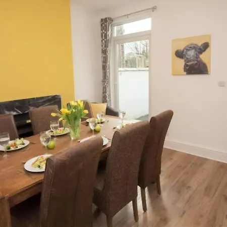 Beautiful Large Modern - Parking - Sleeps 7