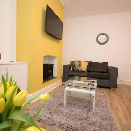 Beautiful Large Modern - Parking - Sleeps 7 Manchester