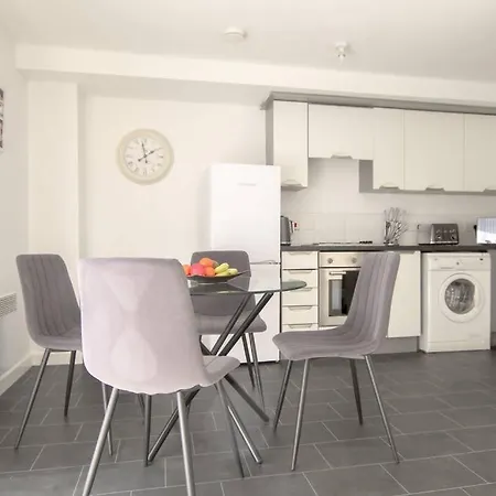 Modern Fresh 2bd Apt Close To Centre And Uni-slps5 Manchester
