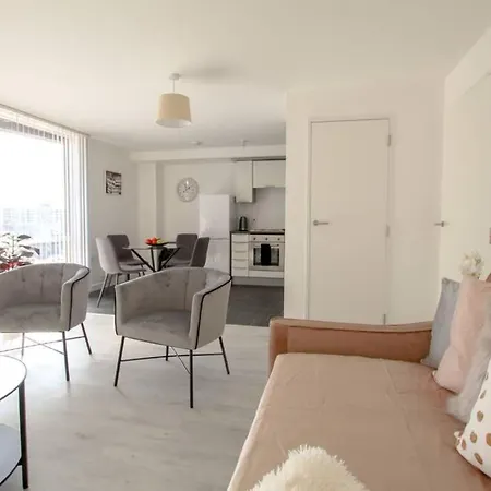 Modern Fresh 2bd Apt Close To Centre And Uni-slps5