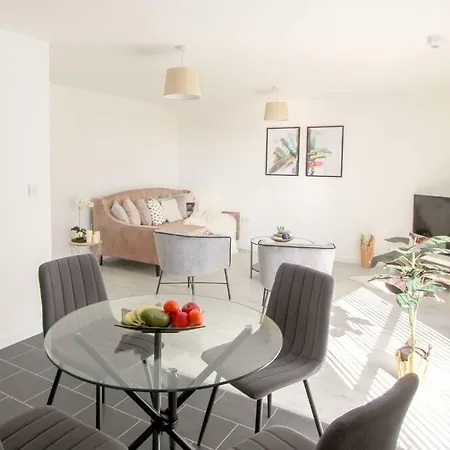 Apartment Modern Fresh 2bd Apt Close To Centre And Uni-slps5 Manchester